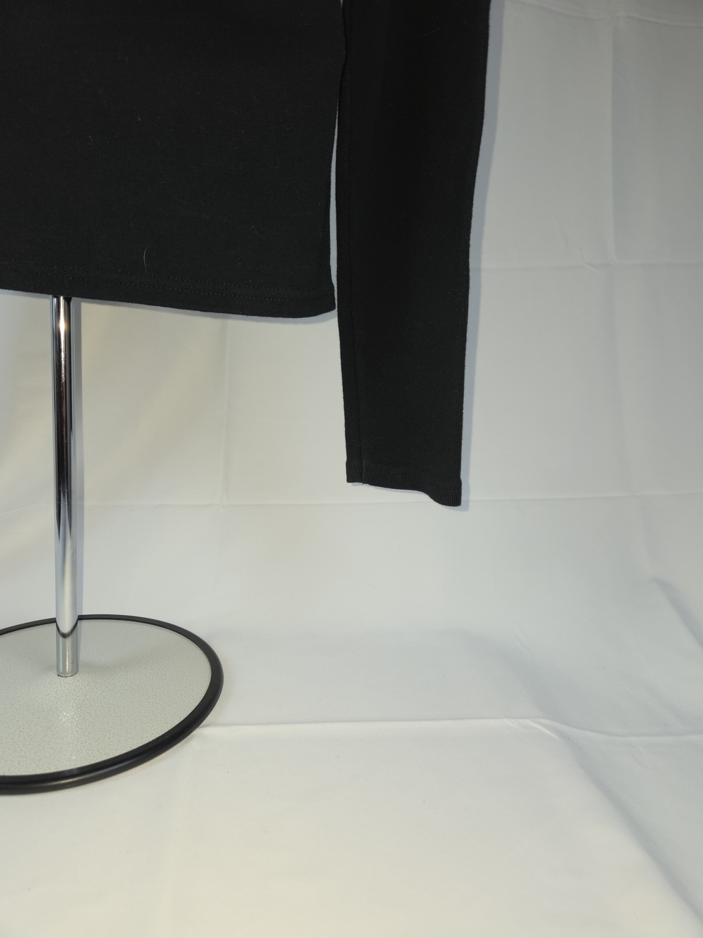 Ralph Lauren Black Long-Sleeve Sweater. - Picture 5 of 13